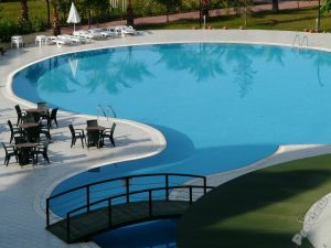 swimming pool 64391 1920 300x225 - swimming-pool-64391_1920