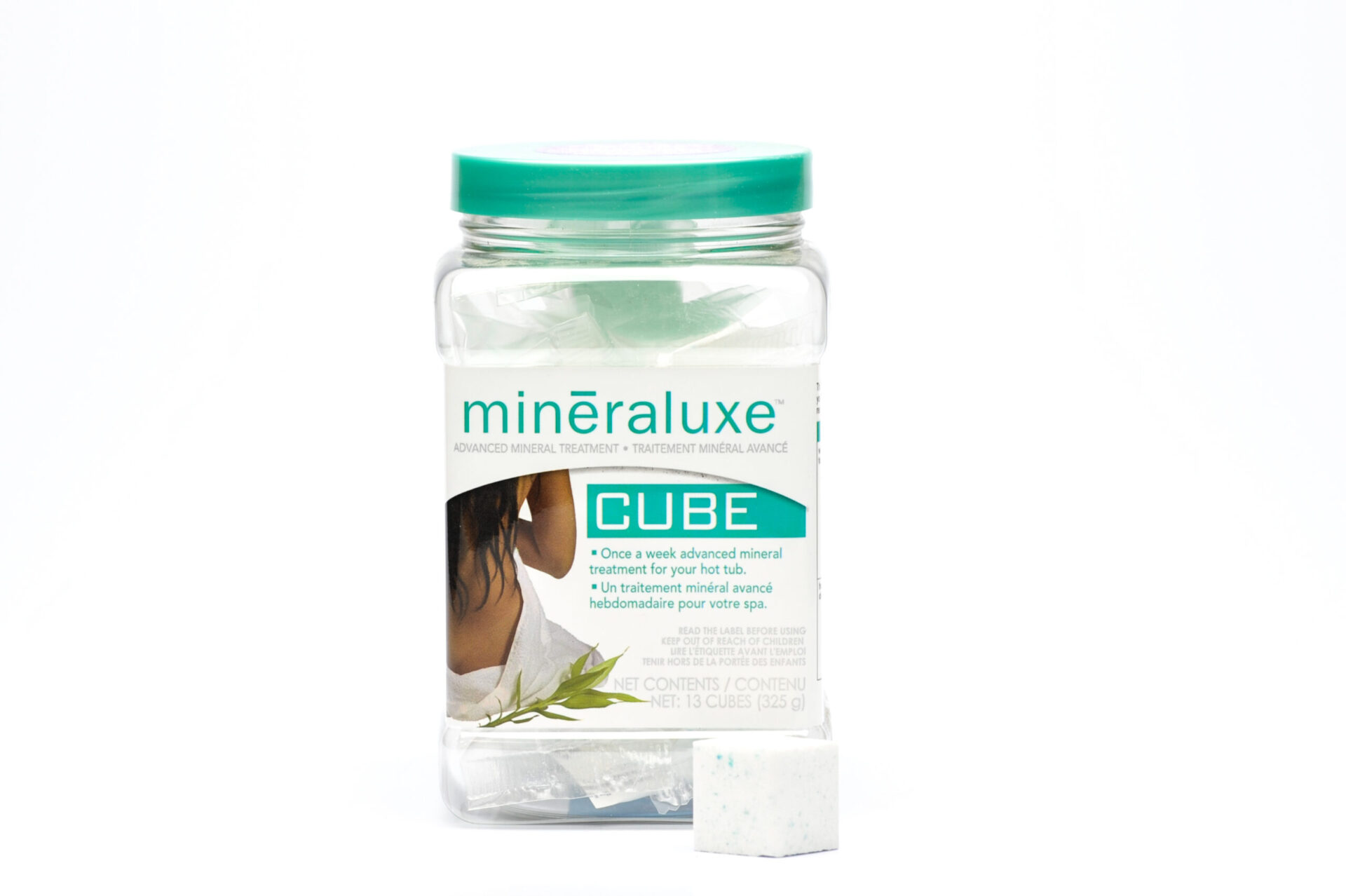 Cube 325g with cube displayed scaled - MINERALUXE CUBE 13/BOTTLE 325g